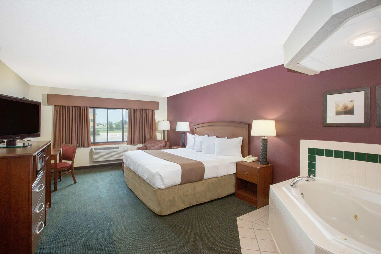 Americinn By Wyndham Kearney Exterior photo